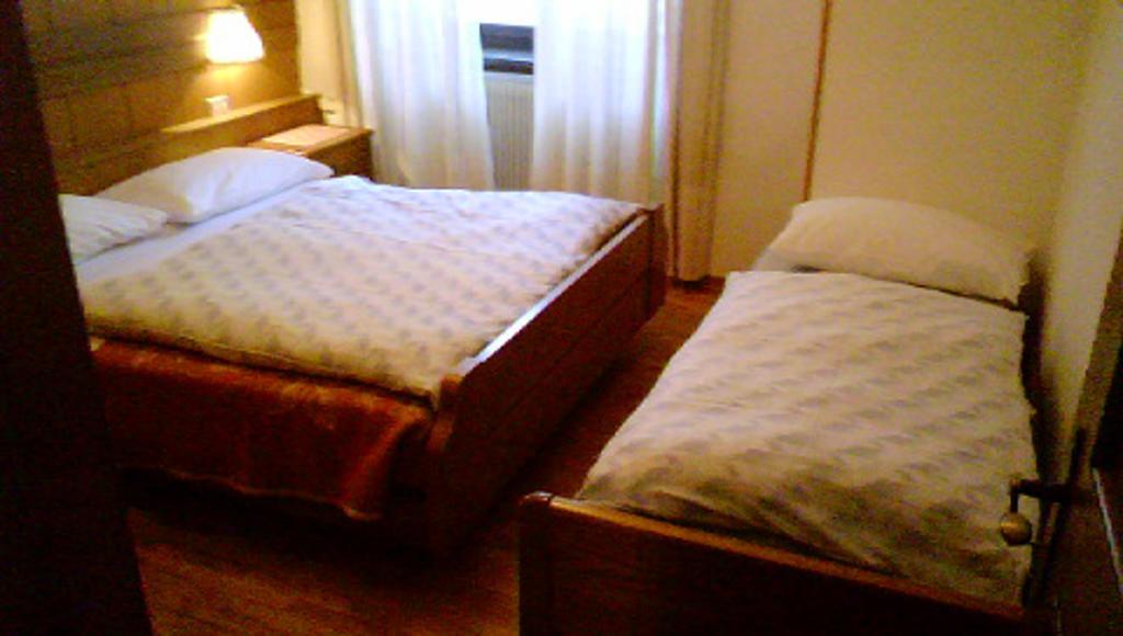 Appartement Campiglio Bilocale Monte Spinale à Madonna Chambre photo
